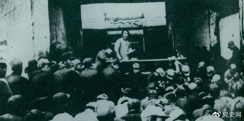 1935年12月27日，毛澤東在陜北瓦窯堡黨的活動(dòng)分子會(huì)議上作《論反對(duì)日本帝國主義的策略》報(bào)告。
